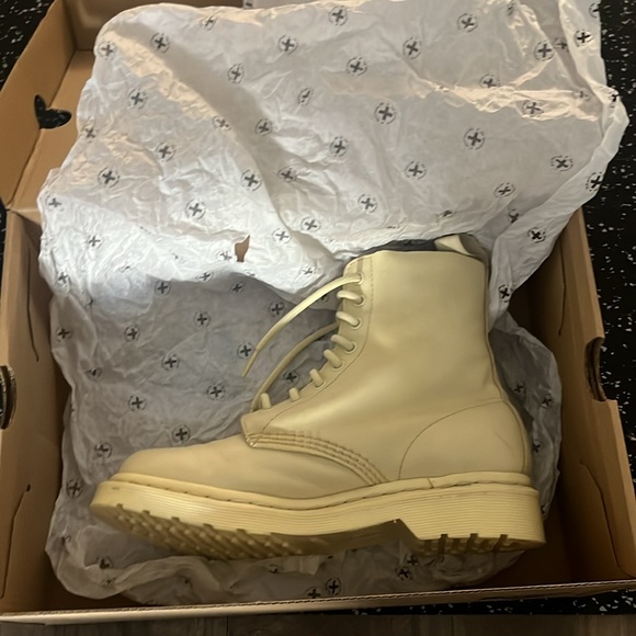 Dr. Martens 1460 Mono Lace-Up Boots - Toile Cream WITH BOX - Picture 5 of 8
